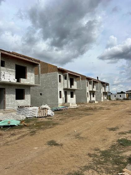 Casă cu 5 camere cu Teren 350 Mp în Bălăceanca