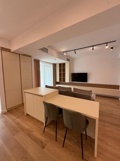 Apartament cu 3 camere decomandat în Băneasa