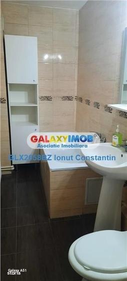 Apartament cu 3 camere decomandat în 1 Decembrie