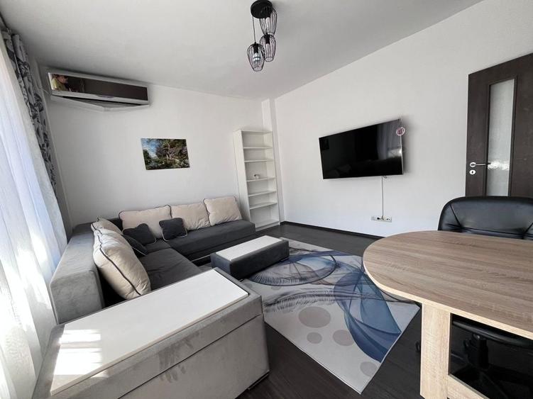 Apartament cu 2 camere decomandat în Roșu