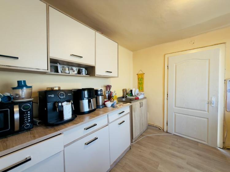 Casa individuala 2 camere, 933mp teren in Utvin - 9