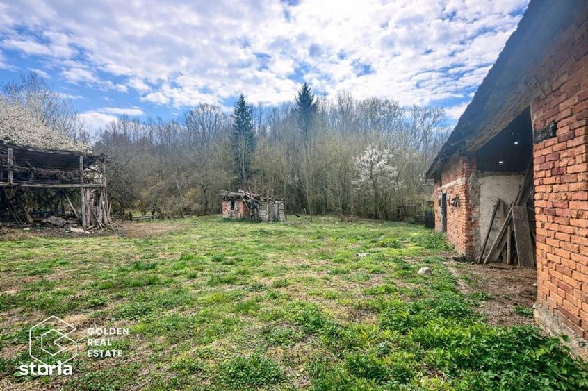 Casa cu teren generos 1.944 mp, Magulicea, Varfurile - 1