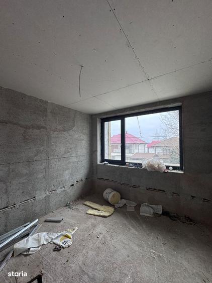 Casă cu 5 camere cu Teren 300 Mp în Central