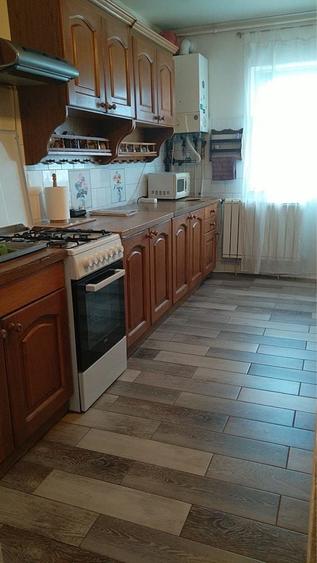 Inchiriez apartament 3 camere - 1