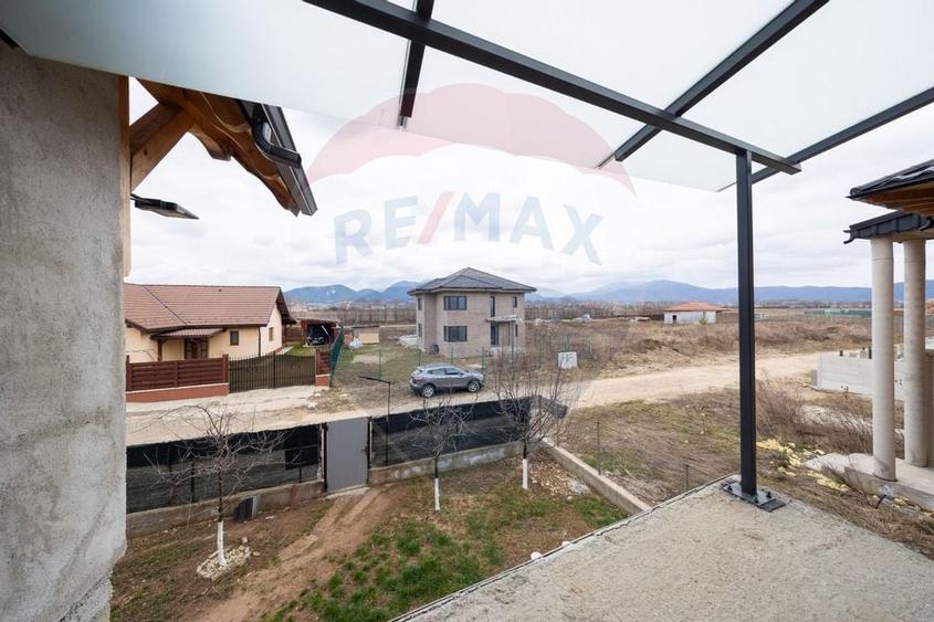 Casă P+1 la roșu + anexă mobilată - 20