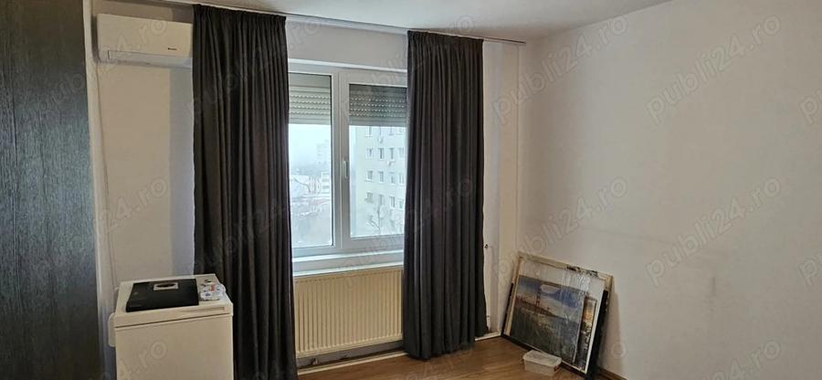 Ap 4 cam modificat in 3, Bl Basarabia, Stadionul Grand Arena, etaj 7 8 bloc 1982 - 11