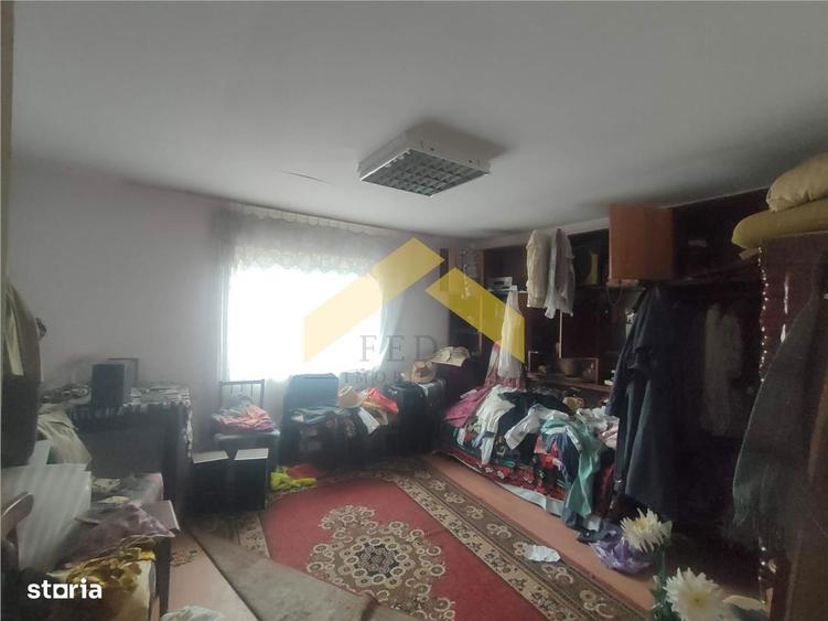 Casa la sol de vanzare in orasul Santana - 8