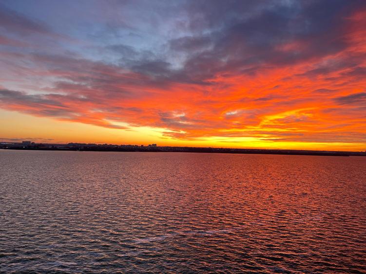 Apartament 3 camere lux Mamaia cu vedere frontala la lac - 1