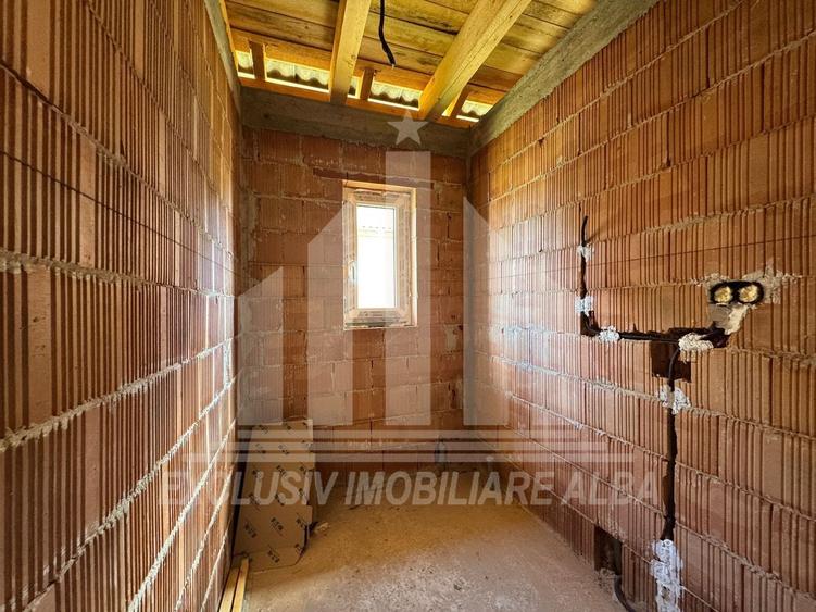 Casa individuala | 1 nivel | 90 mp | 387 mp teren | La rosu | Orizont - 4