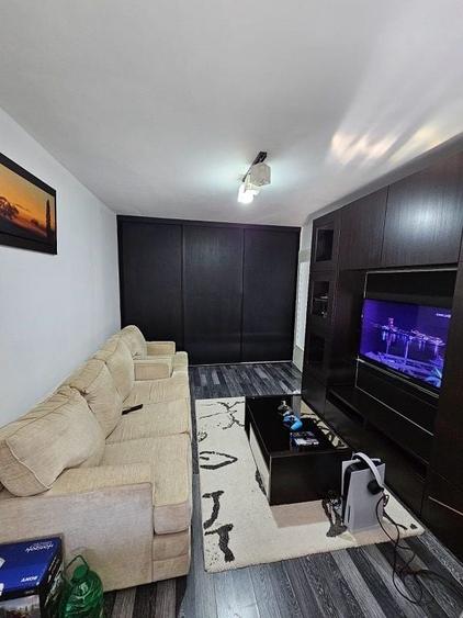 Apartament cu 2 camere decomandat în Basarabia