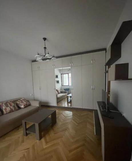 Garsoniera decomandata - zona Centru Istoric - 8