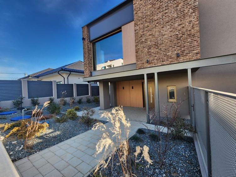 Vilă High-End în Miroslava – Stil, Lumină și Arhitectură Modernă - 5