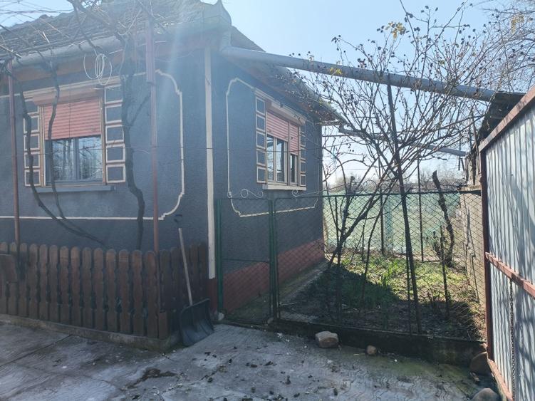 Casă de vânzare  - 5