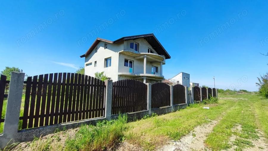 Casa spa?ioasa cu terase panoramice ?i curte mare - 3