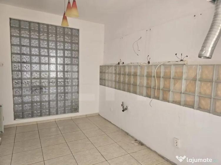 Casa cu piscina ,7 camere, 447 mp - teren 1535mp, Vetis - 2