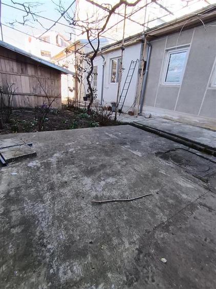 Casa pretabila 2 familii, 6 camere, teren 390 mp, zona Centrala - 24