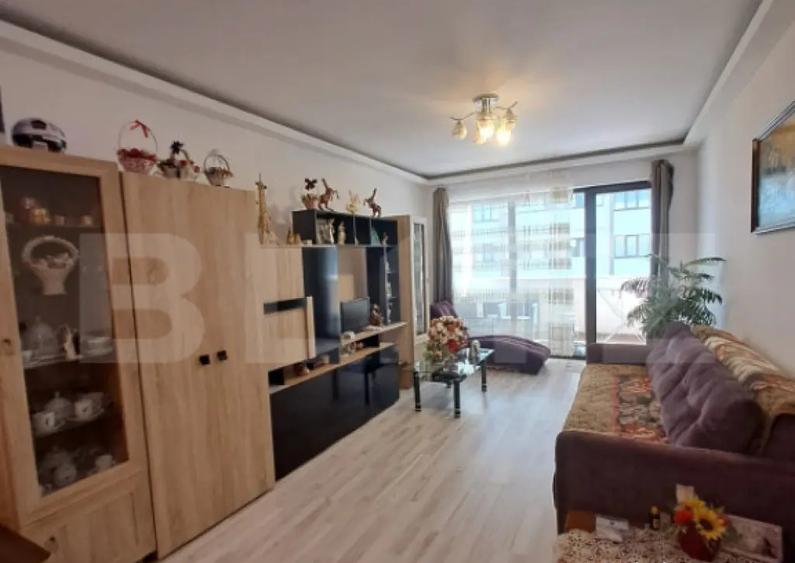 Apartament cu 2 camere, 80 mp, decomandat, zona Coresi - 1