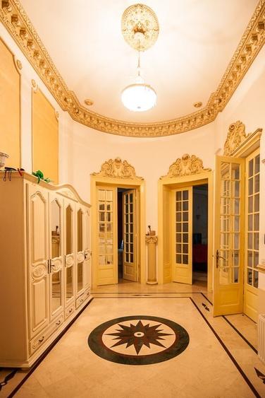 De vanzare Apartament 6 camere Vila Monument Istoric Traian Unirii LUX - 1