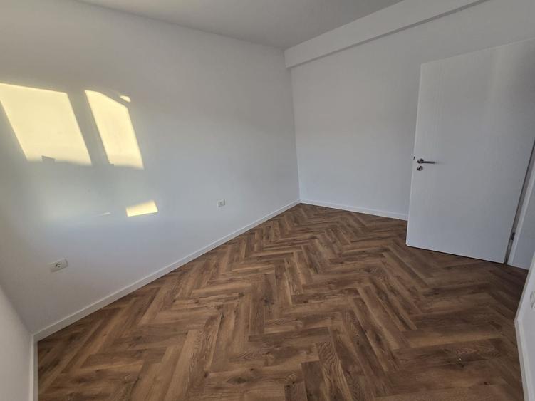 Duplex superb pe parter. Aproape de malul Begai. Compartimentare eficienta. - 4