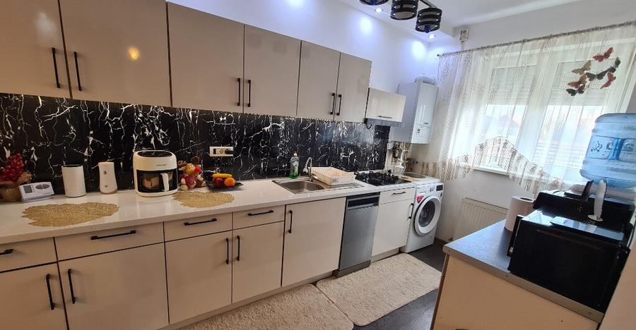 Casa tip Duplex in Via Carmina-Vladimirescu - ID : RH-42424-property - 2