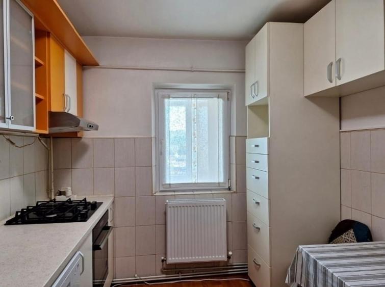 Apartament cu 3 camere decomandat în Păcurari