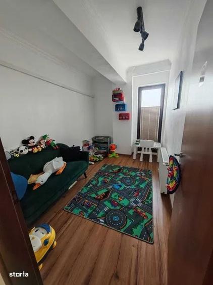 Apartament cu 3 camere decomandat în Km 5