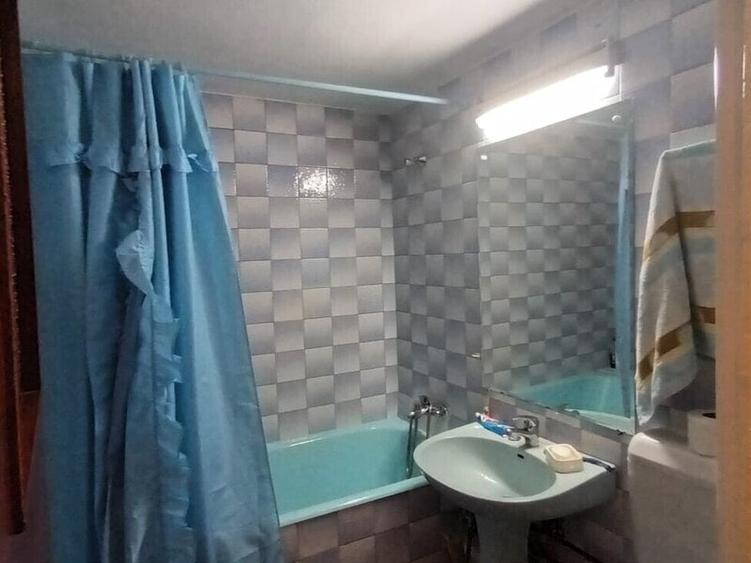 Titan-Intrarea Barsei-bloc 1986 - 9