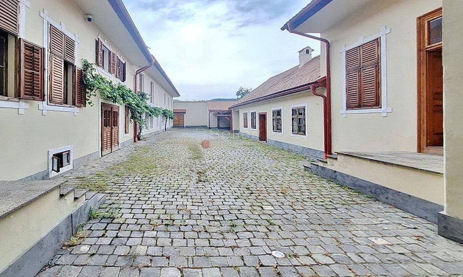 Casa saseasca cu teren generos - 26