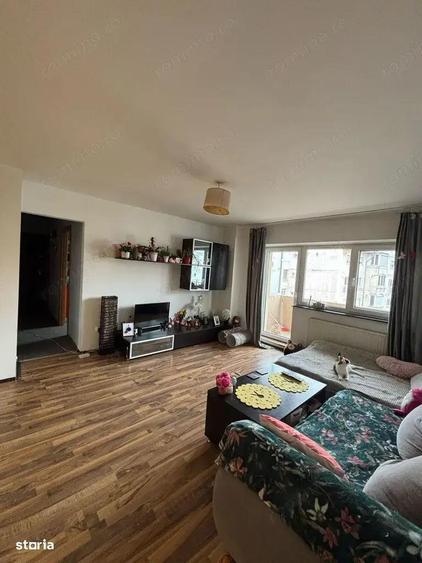 3 camere modelul mare 80 mp utili DECOMANDAT zona Saguna langa Casa de Pensii cu CENTRALA etaj 3 - 1