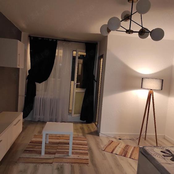 Proprietar garsoniera Titan,5 10 - 5