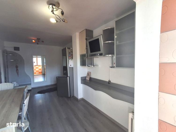Apartament cu 3 camere decomandat în Brazda lui Novac