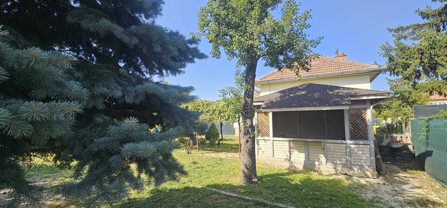 Inchiriez casa singur in curte situata in zona Negoi - 1