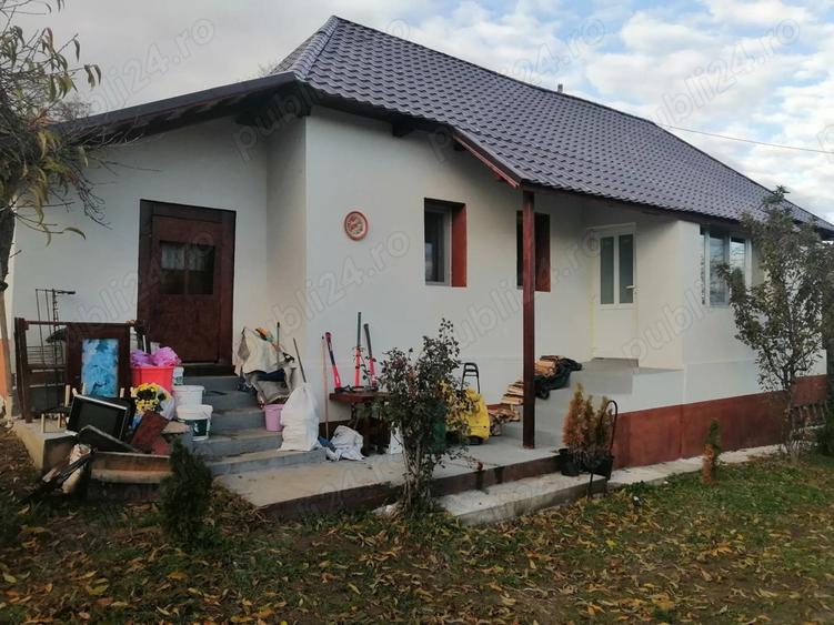 Casa renovata situata pe E81 ideala pentru o familie tanara ,familie seniori sau casa de vacanta - 3