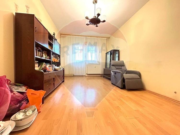 Apartament cu 3 camere de vânzare în zona Drumul Gazarului - 4