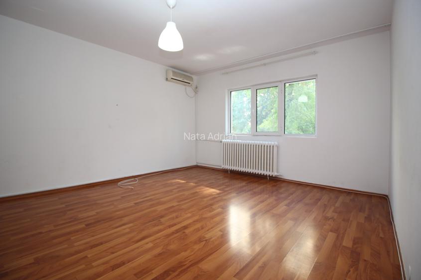 Brâncoveanu - Padeșu, 3 camere nemobilat și neutilat, firmă sau locuit
