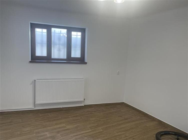 Dacia Polona casa singur curte D+Parter inalt 4 camere ideal birou - 4