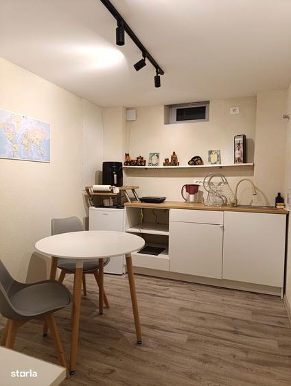 Casu?a de inchiriat - 2