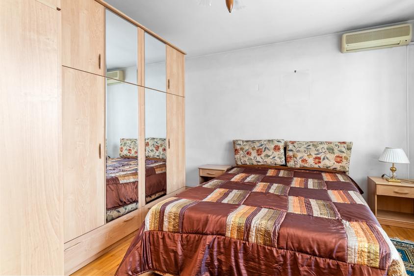 Vilă tip bloc 12 camere, 2 garaje 2 boxe  zona Tomis 1  Flămânda - 27