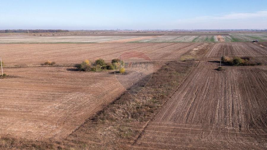 Vanzare teren intravilan 7,400 mp Sabareni / Strada Primaverii - 12