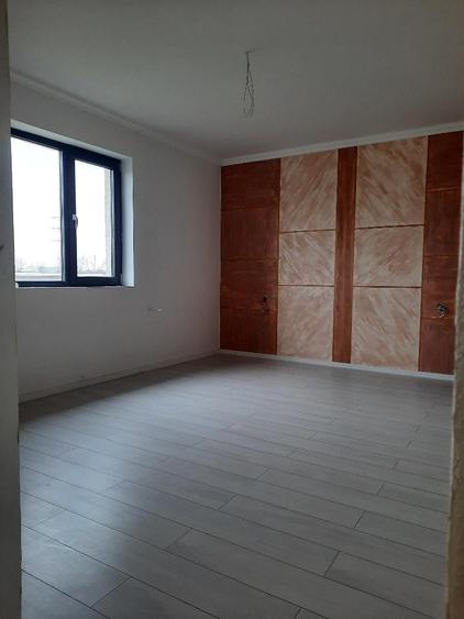 FARA COMISIOANE casa P+M cu 5 camere mari 4 bai 3 dresinguri finisata LA CHEIE - 55