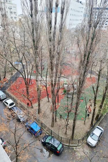 Gara de Nord, Piata Garii de Nord nr.2, Calea Grivitei Sector 1 - 10