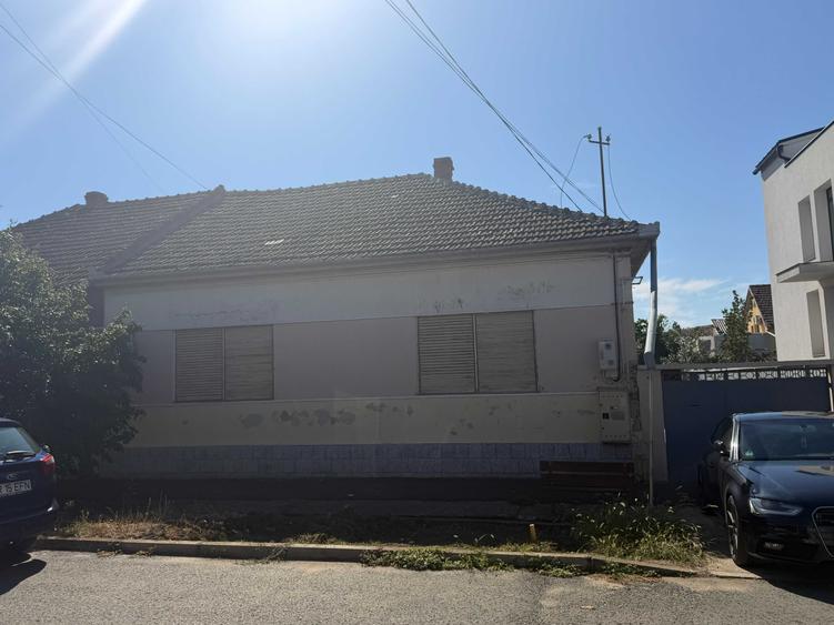 Casă cu 4 camere în Central