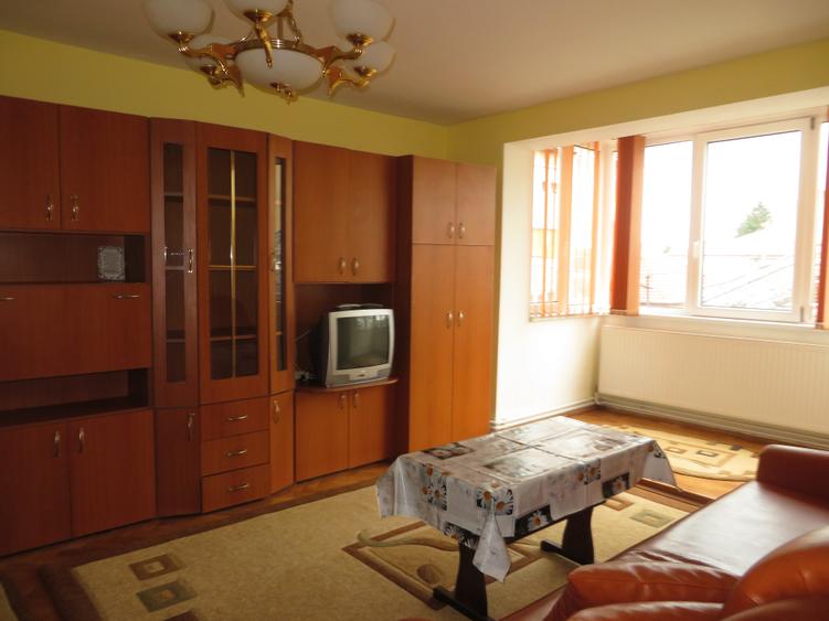 Apartament cu 2 camere de inchiriat etaj 1, zona centrala - 3