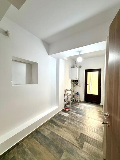 1100 e/ mp - Casa individuala  - 700 mp teren - la asfalt - Sacalaz - 8