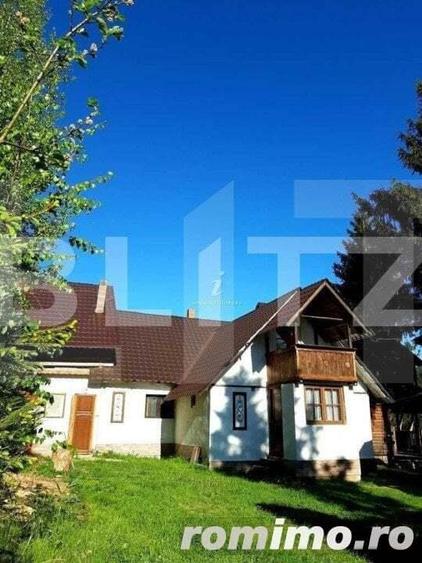 Casă cu 8 camere cu Teren 2200 Mp în Central
