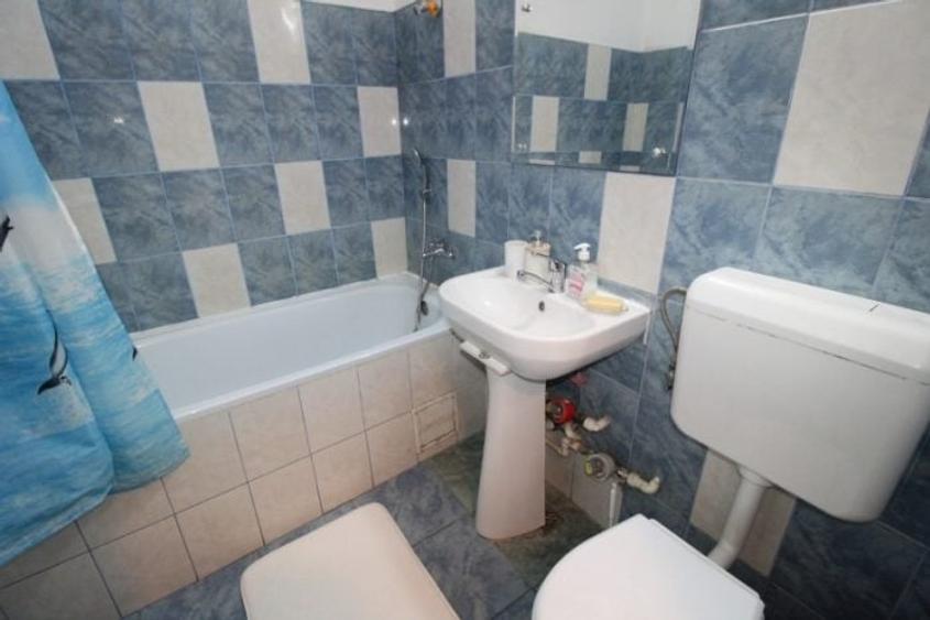 Apartament cu 2 camere semidecomandat, mobilat în Titan