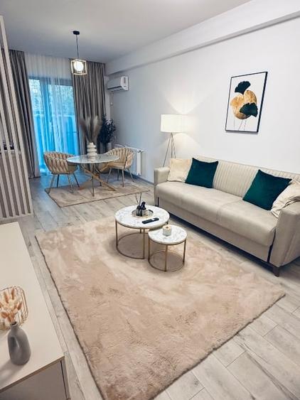 Apartament cu 2 camere nedecomandat, mobilat în Palazu Mare