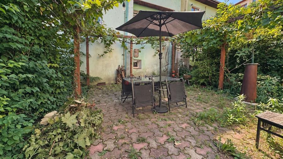 Apartament cu 2 camere, mobilat în Central