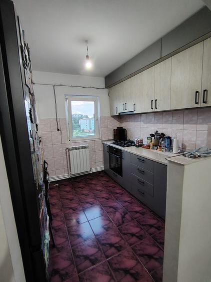 Apartament cu 4 camere decomandat în Alexandru cel Bun