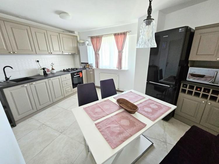 De Inchiriat 3 cam – Calea Vitan 233 - loc de parcare inclus - centrala proprie - 9